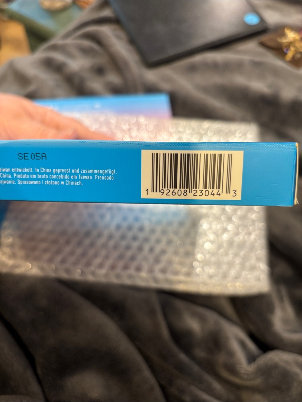 Morphe 35S Sweet Oasis Palette - Blue and Pink Gradient with Gold Foil - Picture 4 of 4